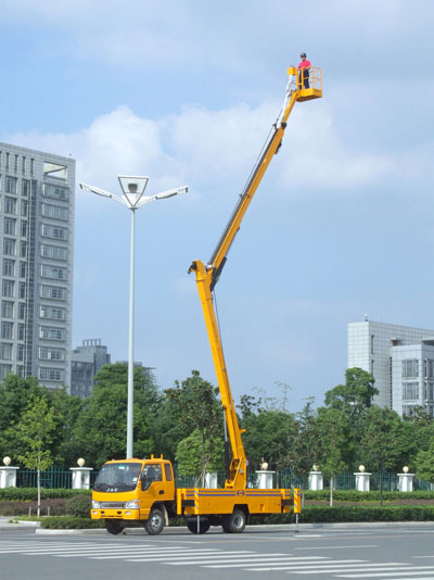 液壓升降機(jī)-車載折臂式 液壓升降機(jī)-車載折臂式
