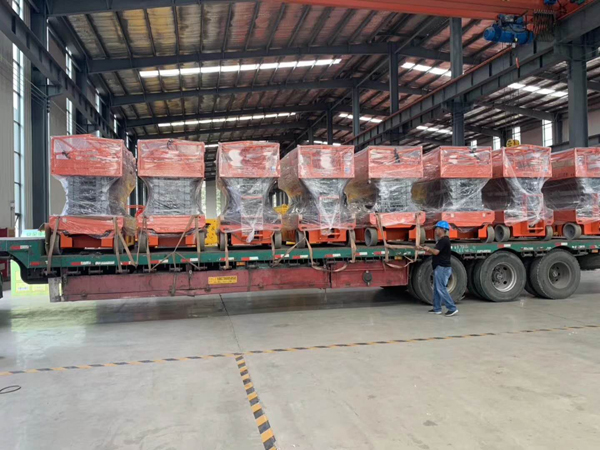 移動(dòng)式液壓升降平臺(tái) 移動(dòng)式液壓升降平臺(tái)